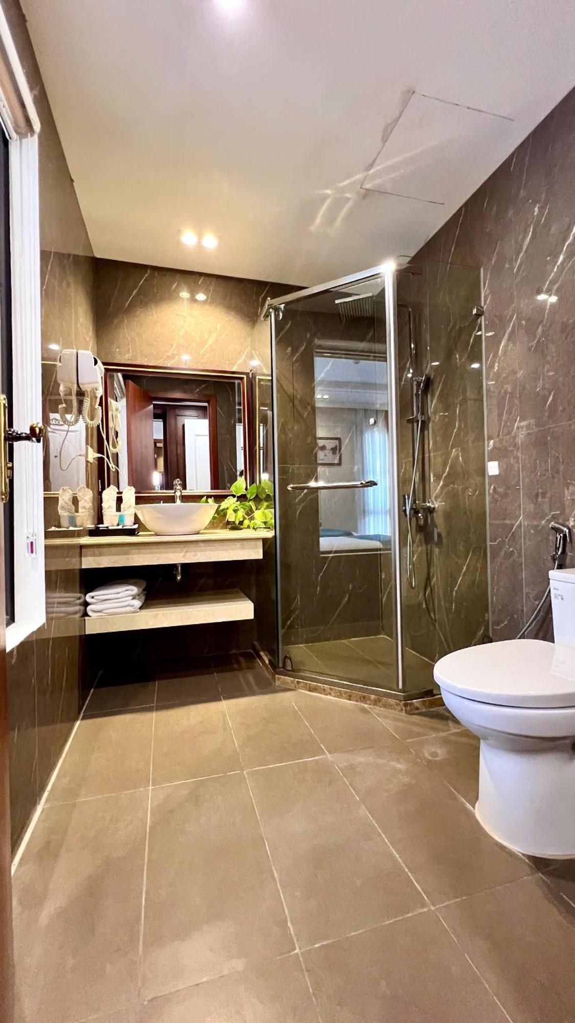 Rubyqueen Halong Hotel ها لونغ المظهر الخارجي الصورة